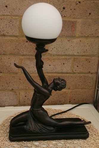 Nora kneeling art - kneeling,