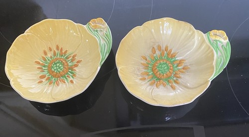Carlton ware buttercup pin - ware,