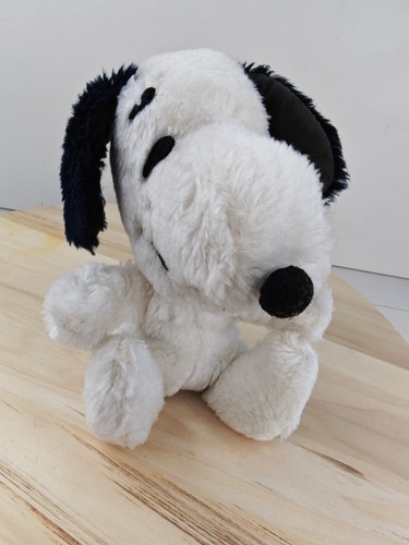 Vintage 1968 snoopy plush - snoopy,