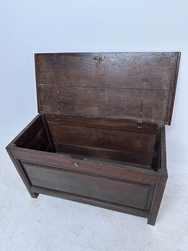 Antique carved 17th - 17th, solid
