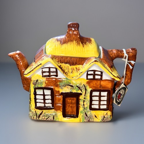 Vintage ceramic cottage ware - vintage,
