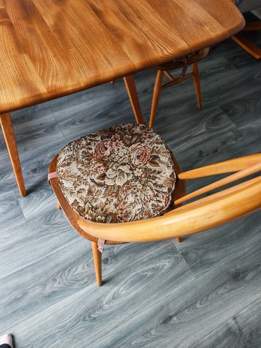 Ercol seat cushions - /,