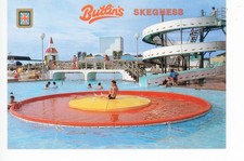 "BUTLINS  HOLIDAY CAMPS "    SKEGNESS   LINCS.     FUN  POOL        1960/80s