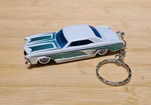 Diecast model car - 1/64,