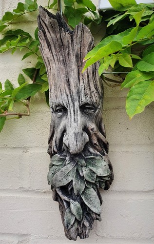 Leafy green man wall hanging - green,