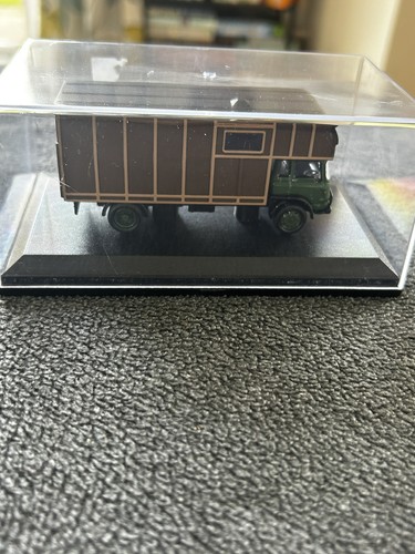 Oxford diecast horsebox - oxford,