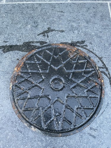 Reclaimed cast iron - coal, hole
