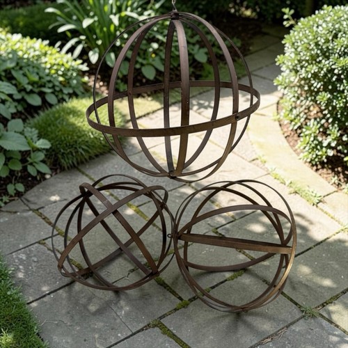 Vtg hanging orb - vtg, metal