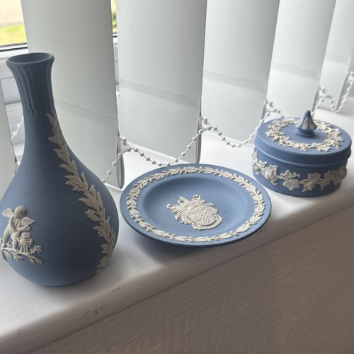Wedgwood pottery piece - wedgwood,