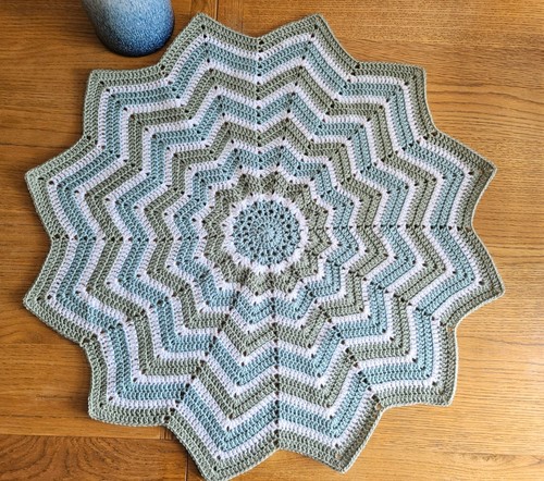 Hand made crochet star - hand,