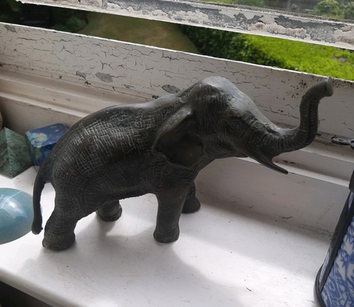 Detailed bronzed elephant - detailed,
