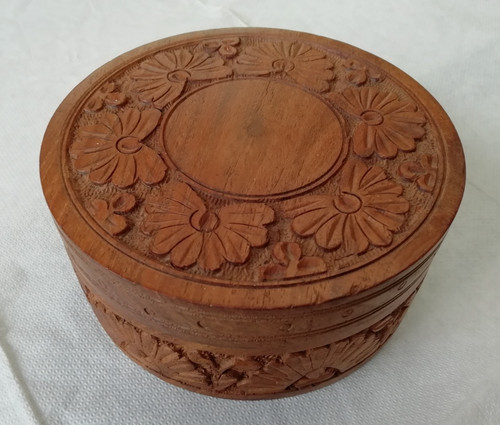 Large circular carved wooden - carved,