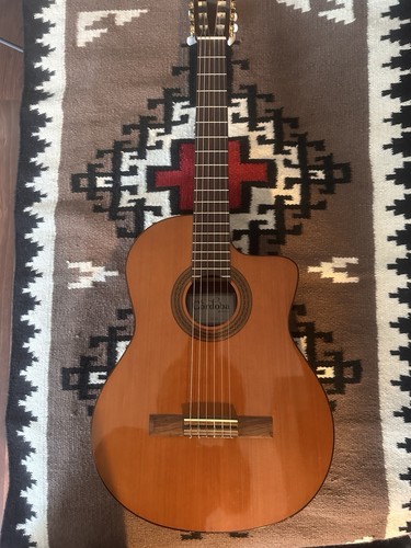 Cordoba classical guitar - c5,