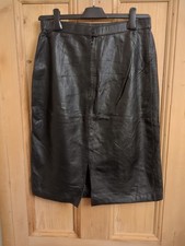 Wilsons Leather Skirt Size 12 Waist 28 Inch Length 25 Inch Black Knee Length 