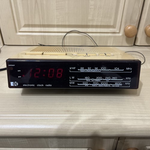 Pye electronic clock radio - clock,