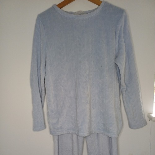 Ladies fleeve pyjamas - fleeve, size