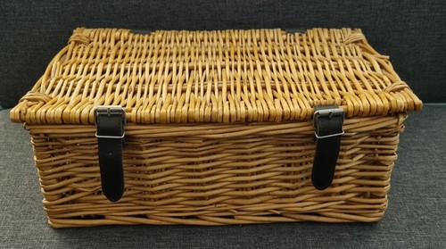 Brown lidded wicker hamper - lidded,