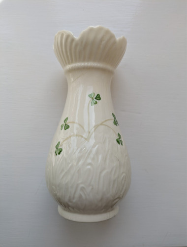 Belleek daisy vase - (shamrock),
