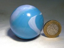 VINTAGE  GLASS  BLUE /WHITE