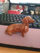 BESWICK DACHUND DOG  - SITTING DOWN