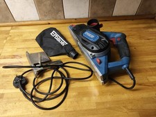 Erbauer 1050W 220-240V 82mm Corded Planer (EHP1050) With Dust Attachment