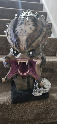 Life size predator bust prop - predator,