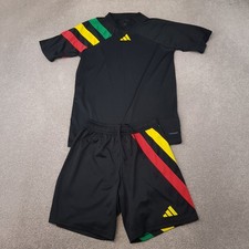 Adidas T-Shirt & Shorts Small