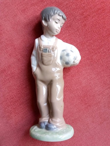 Nao lladro figurine boy - lladro,