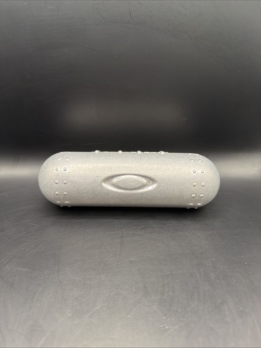 Oakley sunglasses case bullet - oakley,