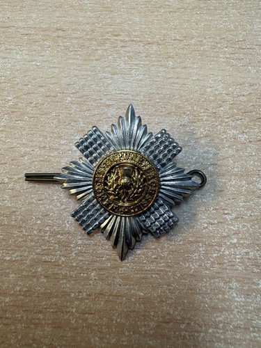 Scots guards cap badge - cap,