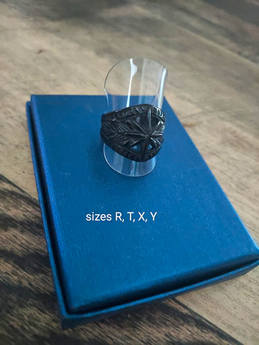 Black stainless steel signet - stainless,