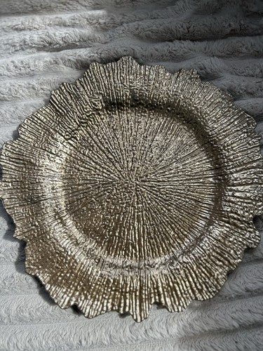 Gold charger plates - 52,
