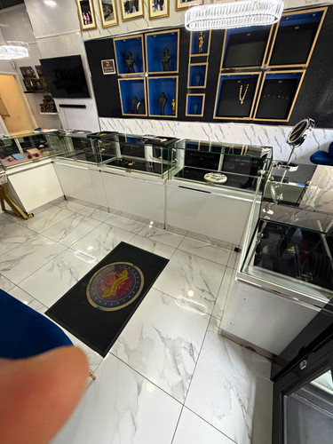 Glass jewellery retail display - jewellery,