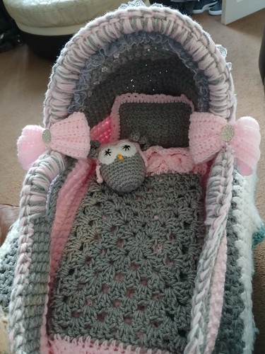 Hand crochet baby reborn - hand,
