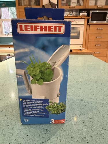 Leifheit manual herb mill - mill, –