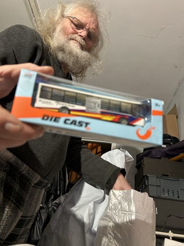 Die cast metal - cast,