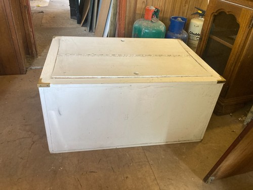 Heavy wooden trunk - heavy,