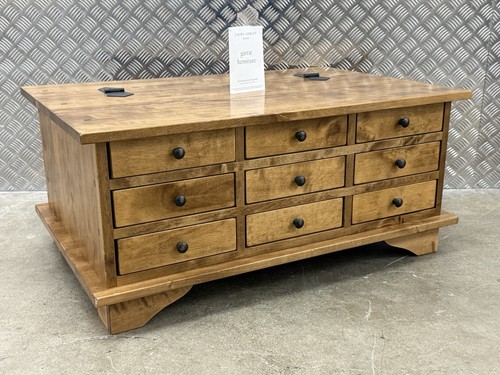 Laura ashley garrat - laura,