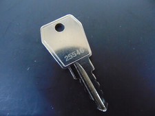 Original Kamei replacement key key 25546 for roof boxes roof box carrier