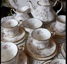 Royal Albert/Paragon " Victorian Rose" tea set