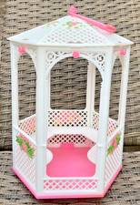 1985 Pedigree  Sindy ‘Carry and Play Fashion House’ (44285) - open to offers