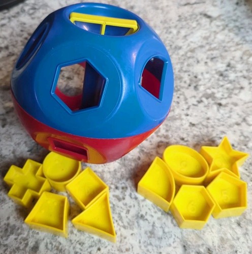 Tupperware shape sorter ball - shape,