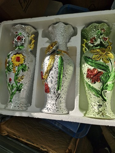 Eclectic floral vases - 3,