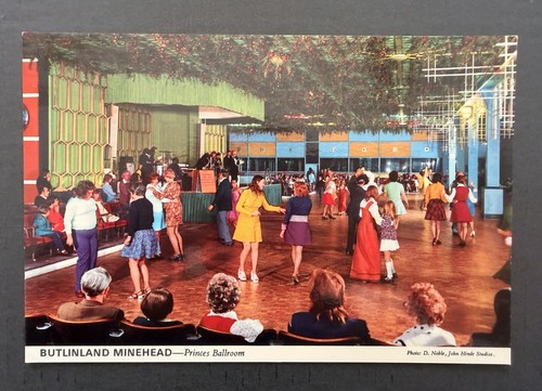 Vintage postcard butlinland - /,