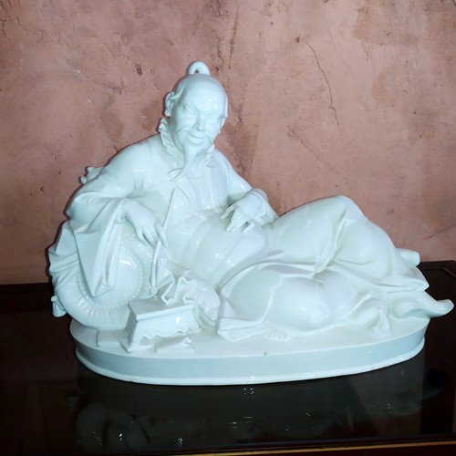White porcelain sculpture hugo - white,