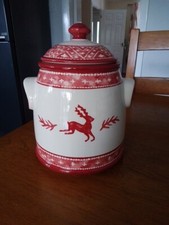 Dansk. Nordic Deer. Biscuit