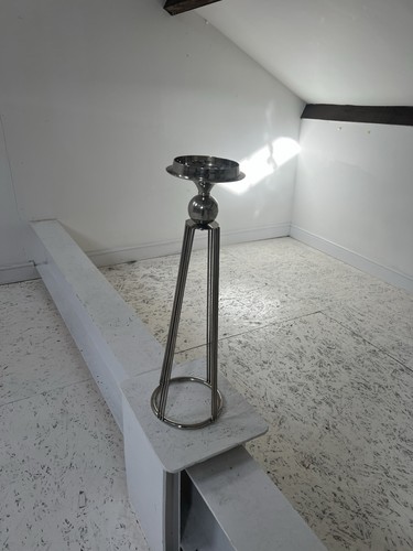 Straits floor standing pillar - standing,