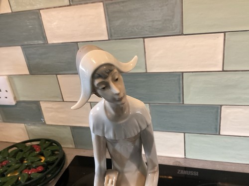 Stunning nao lladro - by,
