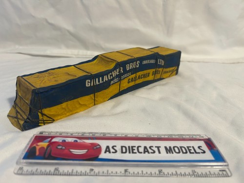 Corgi modern truck - modern,