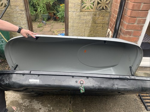 Halfords 420ltr grey roof box - halfords,